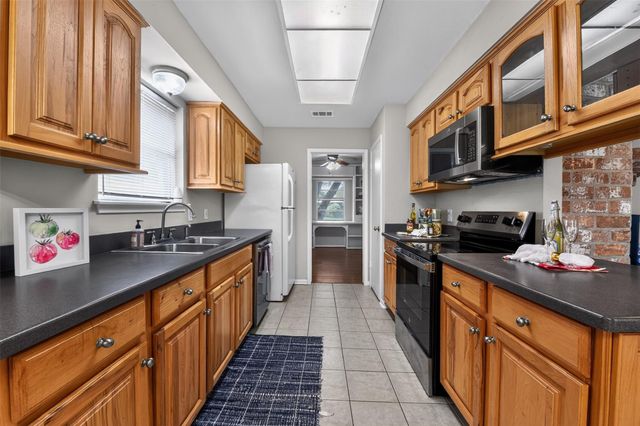 16019 Mill Point Drive, Houston, TX 77059