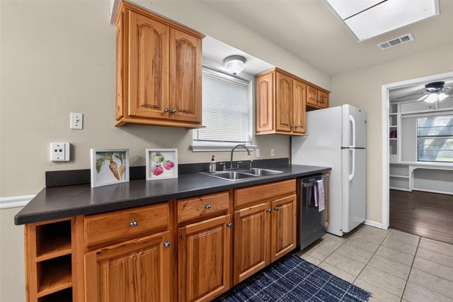 16019 Mill Point Drive, Houston, TX 77059