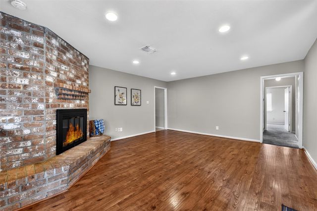 16019 Mill Point Drive, Houston, TX 77059