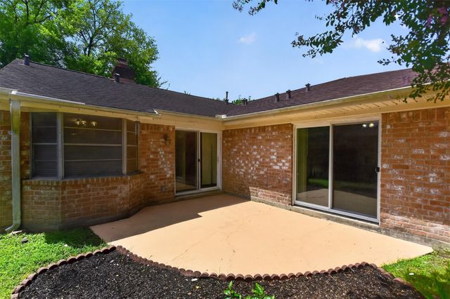 16019 Mill Point Drive, Houston, TX 77059