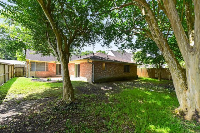 16019 Mill Point Drive, Houston, TX 77059