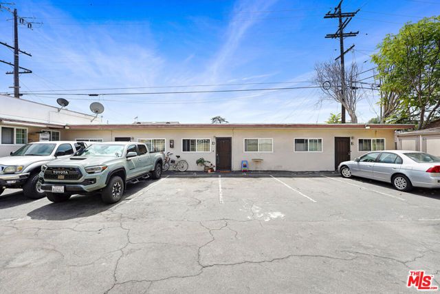 8181 Commercial Place, South Gate, CA 90280