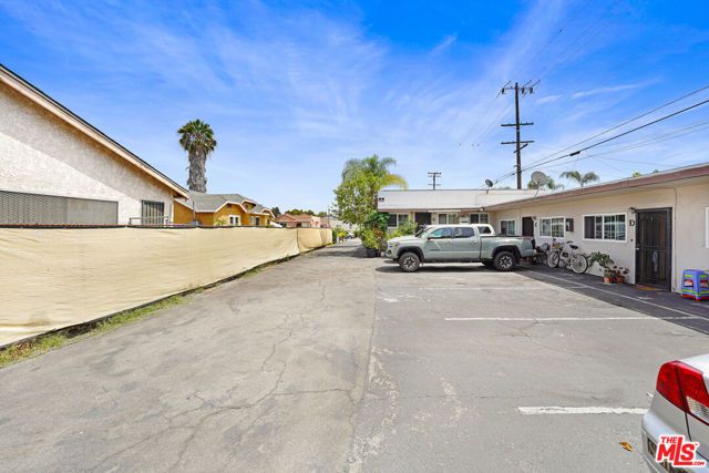 8181 Commercial Place, South Gate, CA 90280