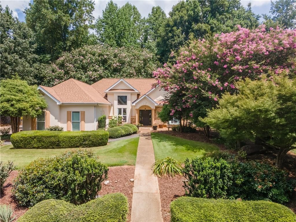 5404 Three Lakes Court, Flowery Branch, GA 30542
