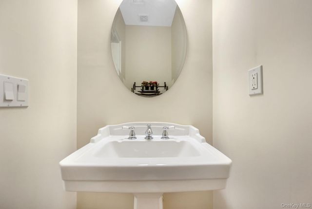 116 Stewart Avenue B, Bethpage, NY 11714