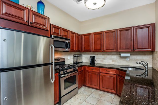 116 Stewart Avenue B, Bethpage, NY 11714