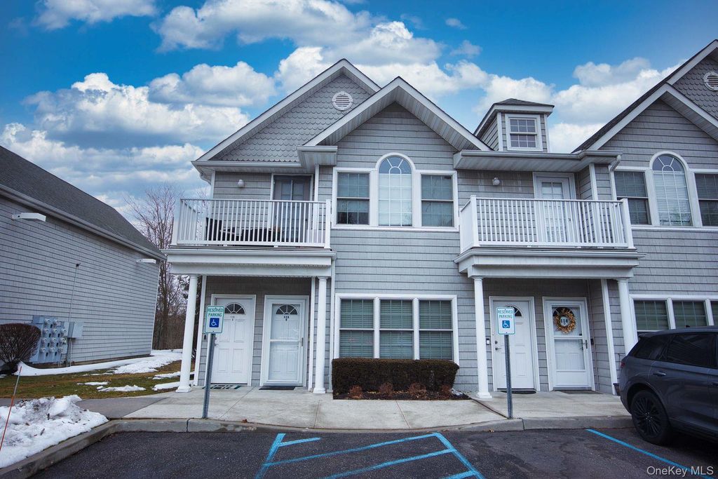 116 Stewart Avenue B, Bethpage, NY 11714