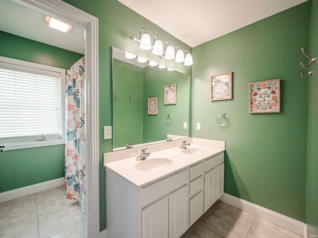 8425 Carrington Drive, Evansville, IN 47711