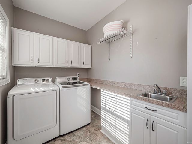 8425 Carrington Drive, Evansville, IN 47711