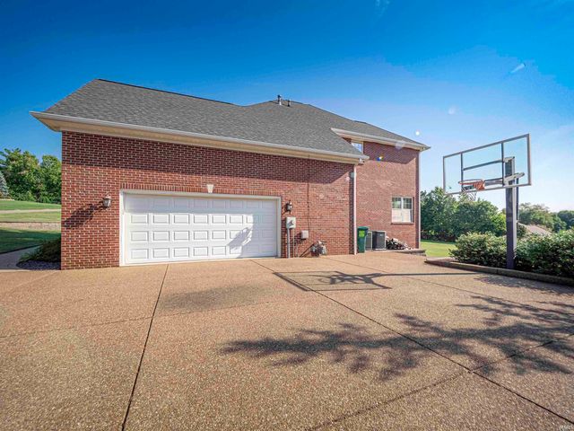 8425 Carrington Drive, Evansville, IN 47711