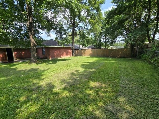 105 Laurie Lane, Willis, TX 77378