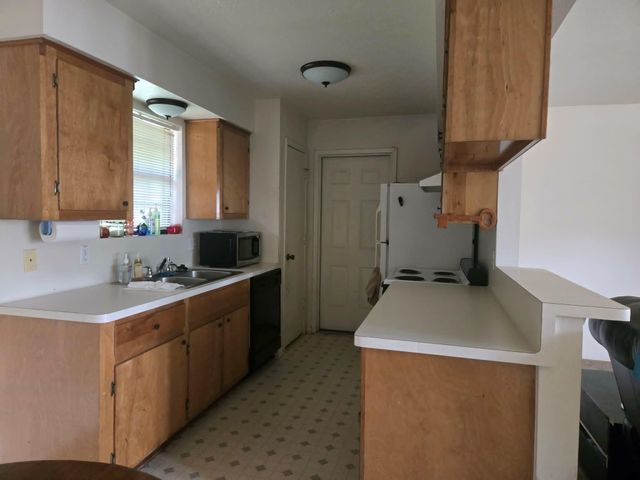 105 Laurie Lane, Willis, TX 77378