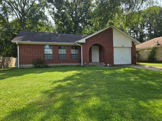 105 Laurie Lane, Willis, TX 77378