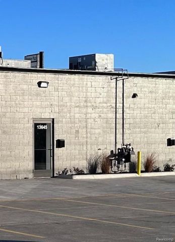 13645 Northline Road, Southgate, MI 48195