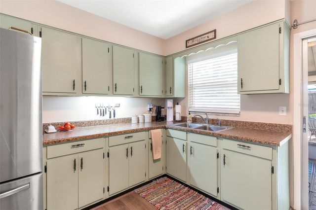 709 CINDY AVENUE, Fruitland Park, FL 34731