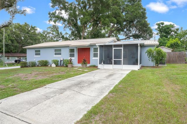 709 CINDY AVENUE, Fruitland Park, FL 34731