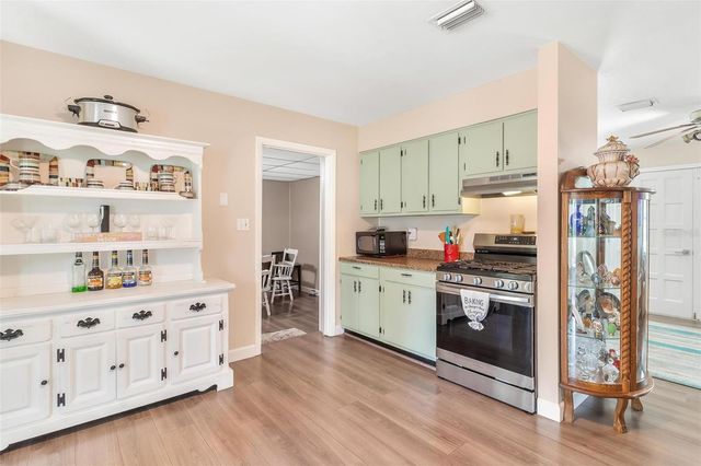 709 CINDY AVENUE, Fruitland Park, FL 34731
