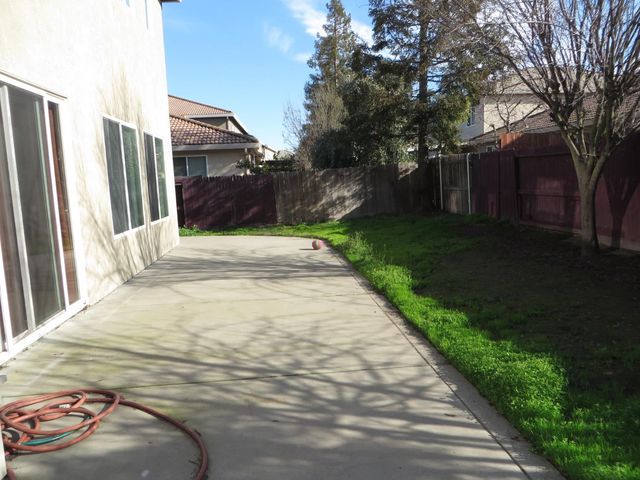 2120 Lonnie Beck Way, Stockton, CA 95209