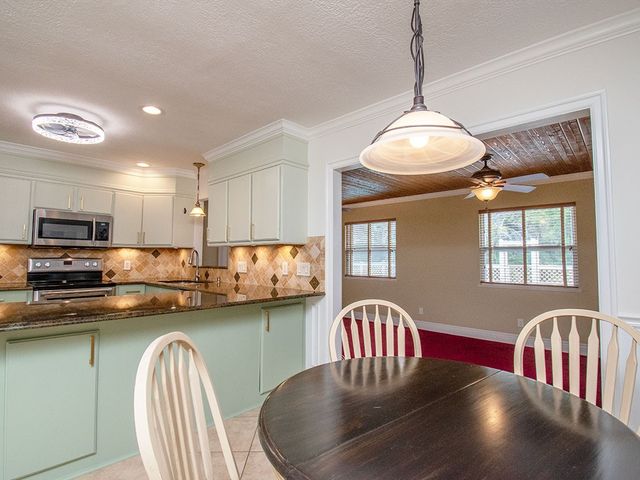 285 32nd Court SW, Vero Beach, FL 32968
