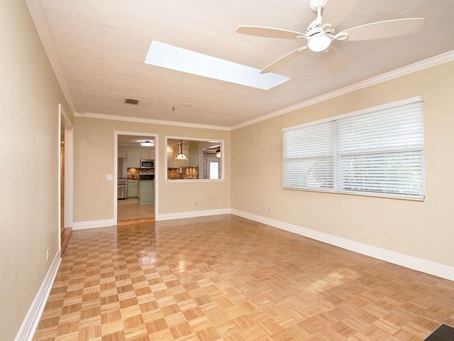 285 32nd Court SW, Vero Beach, FL 32968