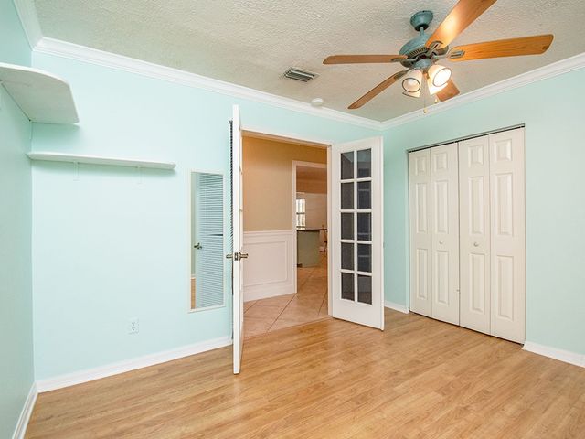 285 32nd Court SW, Vero Beach, FL 32968