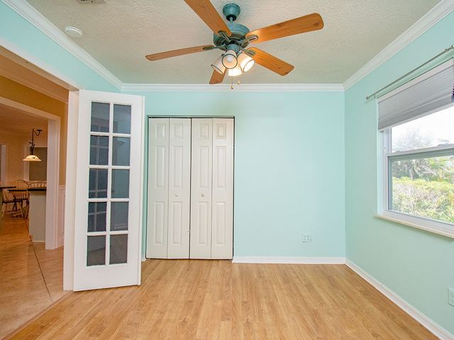 285 32nd Court SW, Vero Beach, FL 32968