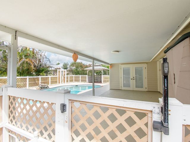 285 32nd Court SW, Vero Beach, FL 32968