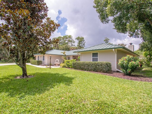 285 32nd Court SW, Vero Beach, FL 32968