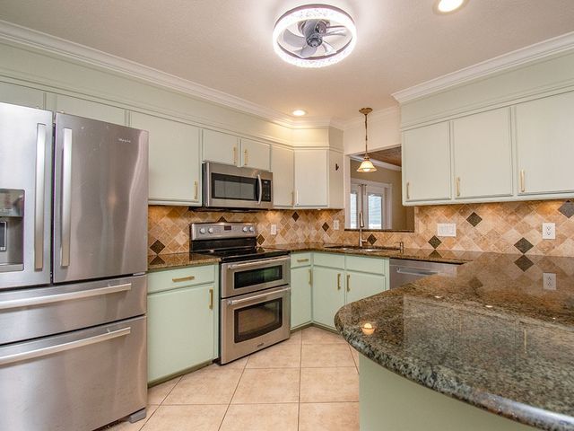 285 32nd Court SW, Vero Beach, FL 32968