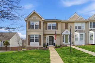 1240 Meadowbrook Drive, North Strabane, PA 15317