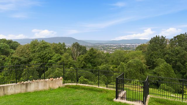 149 N Crest Road, Chattanooga, TN 37404