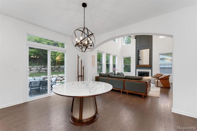 908 S Livernois Road, Rochester Hills, MI 48307