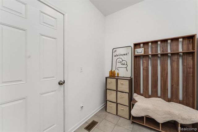 908 S Livernois Road, Rochester Hills, MI 48307
