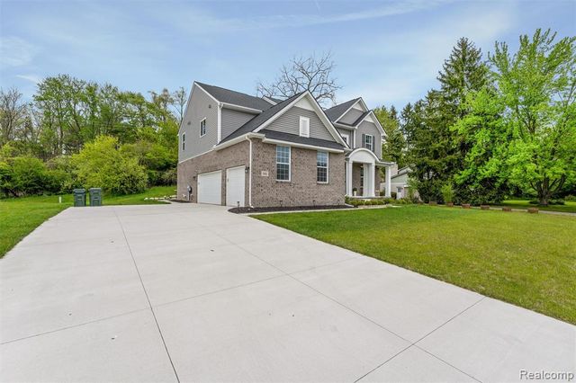 908 S Livernois Road, Rochester Hills, MI 48307