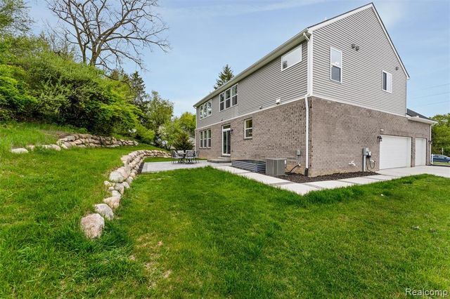 908 S Livernois Road, Rochester Hills, MI 48307