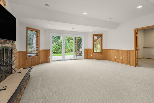 818 Park Place Drive, Mendota Heights, MN 55118