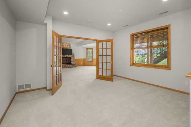 818 Park Place Drive, Mendota Heights, MN 55118