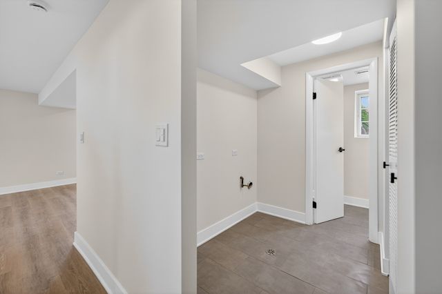 408 Desmond Drive, Schaumburg, IL 60193