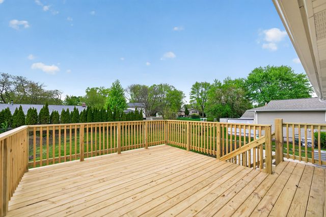408 Desmond Drive, Schaumburg, IL 60193