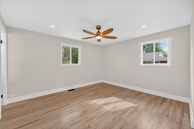 408 Desmond Drive, Schaumburg, IL 60193