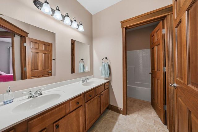 118 Windridge Road, Valparaiso, IN 46385