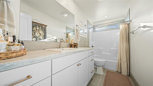 56577 Hawthorne Lane, Olathe, CO 81425