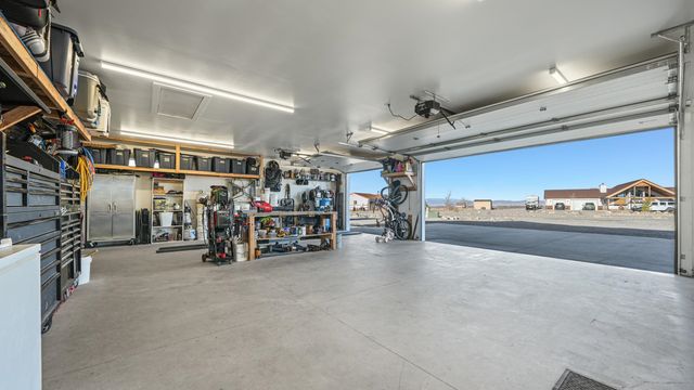 56577 Hawthorne Lane, Olathe, CO 81425