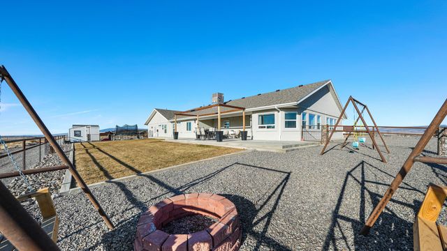 56577 Hawthorne Lane, Olathe, CO 81425