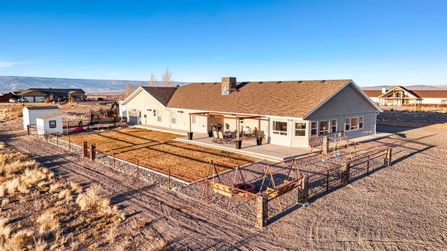 56577 Hawthorne Lane, Olathe, CO 81425