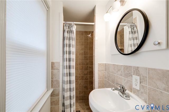 901 Bevridge Rd, Richmond, VA 23226