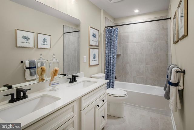 1624 VALENCIA CT, Martinsburg, WV 25403