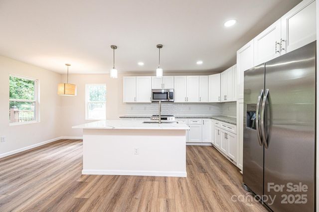 116 39th Avenue Court NW, Hickory, NC 28601