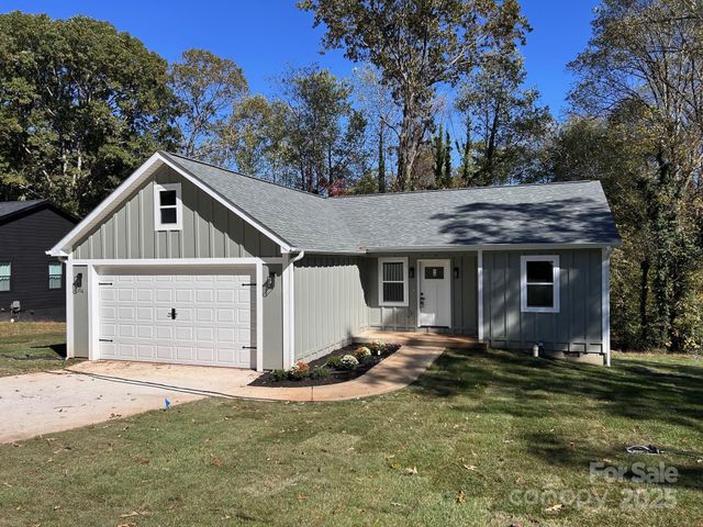 116 39th Avenue Court NW, Hickory, NC 28601