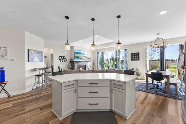 4338 Monarch Drive, Woodbury, MN 55129